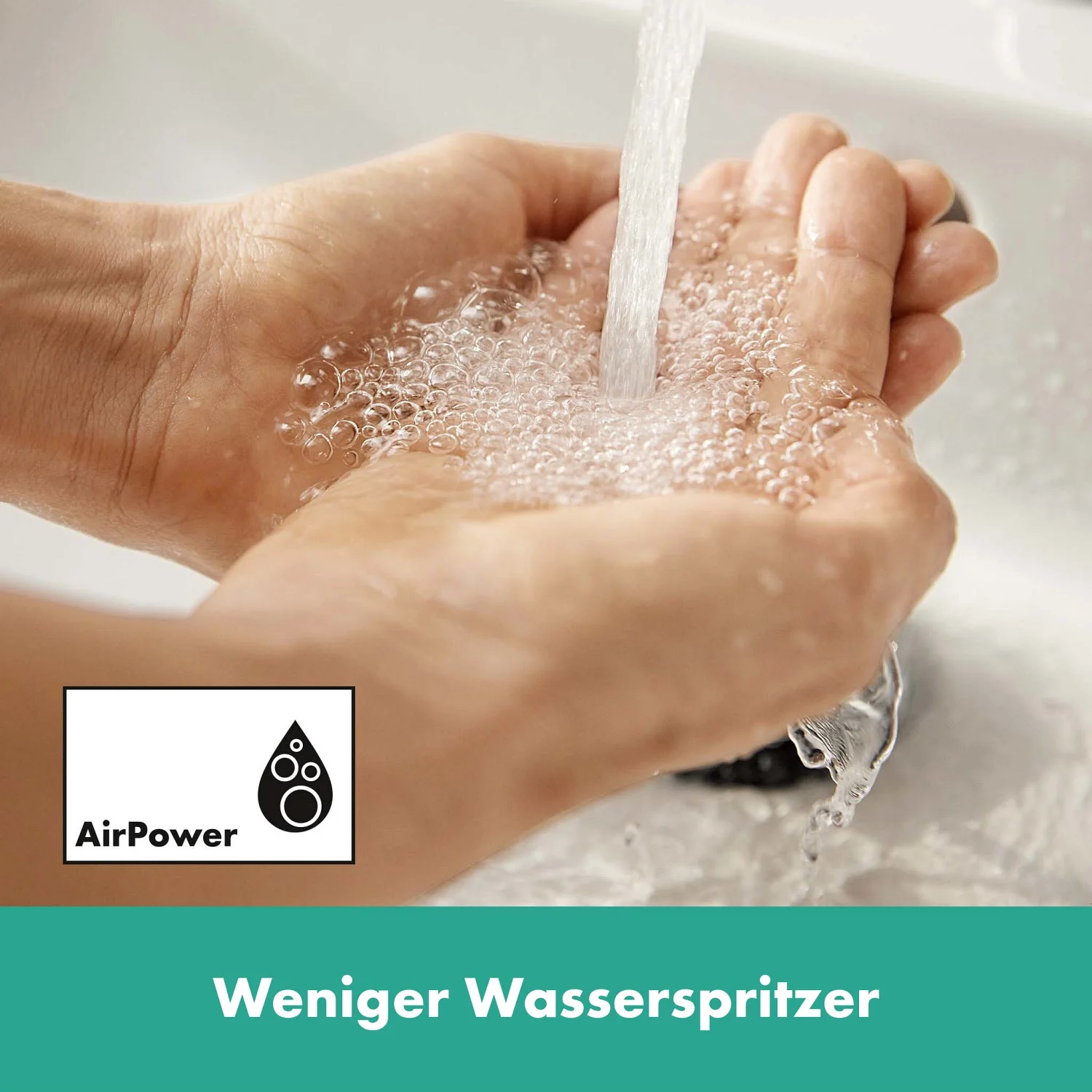 Zbliżenie rąk pod bieżącą wodą, hansgrohe
