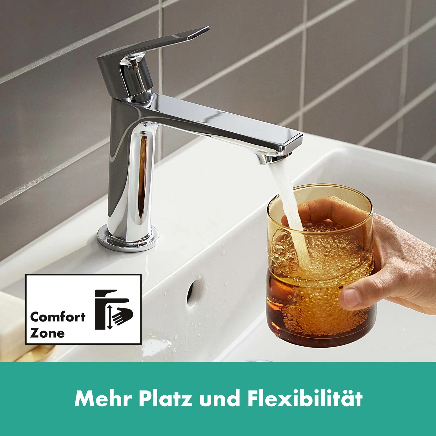 Kran z płynącą wodą i szklanką, hansgrohe