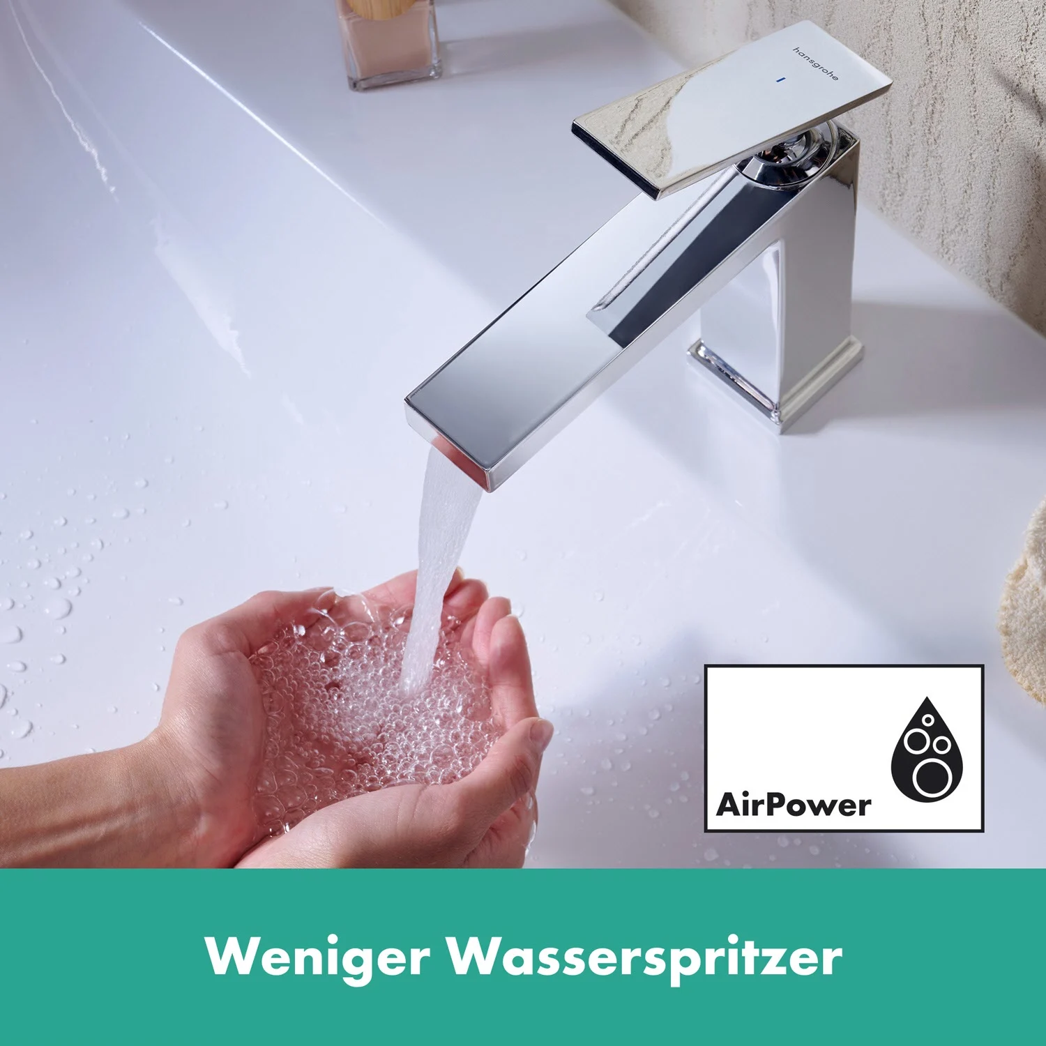 Chromowana bateria z bieżącą wodą z bliska, hansgrohe