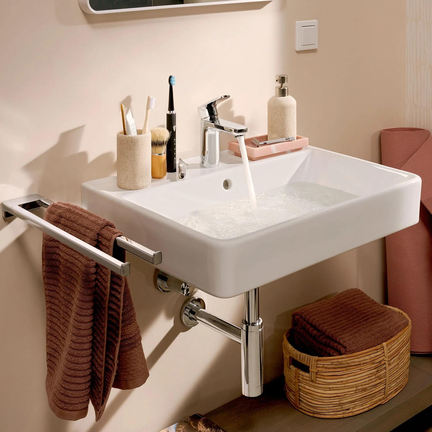 hansgrohe Vernis Blend Einhebel-Waschtischarmatur 100 CoolStart, mit Push-Open Ablaufgarnitur Bild 3