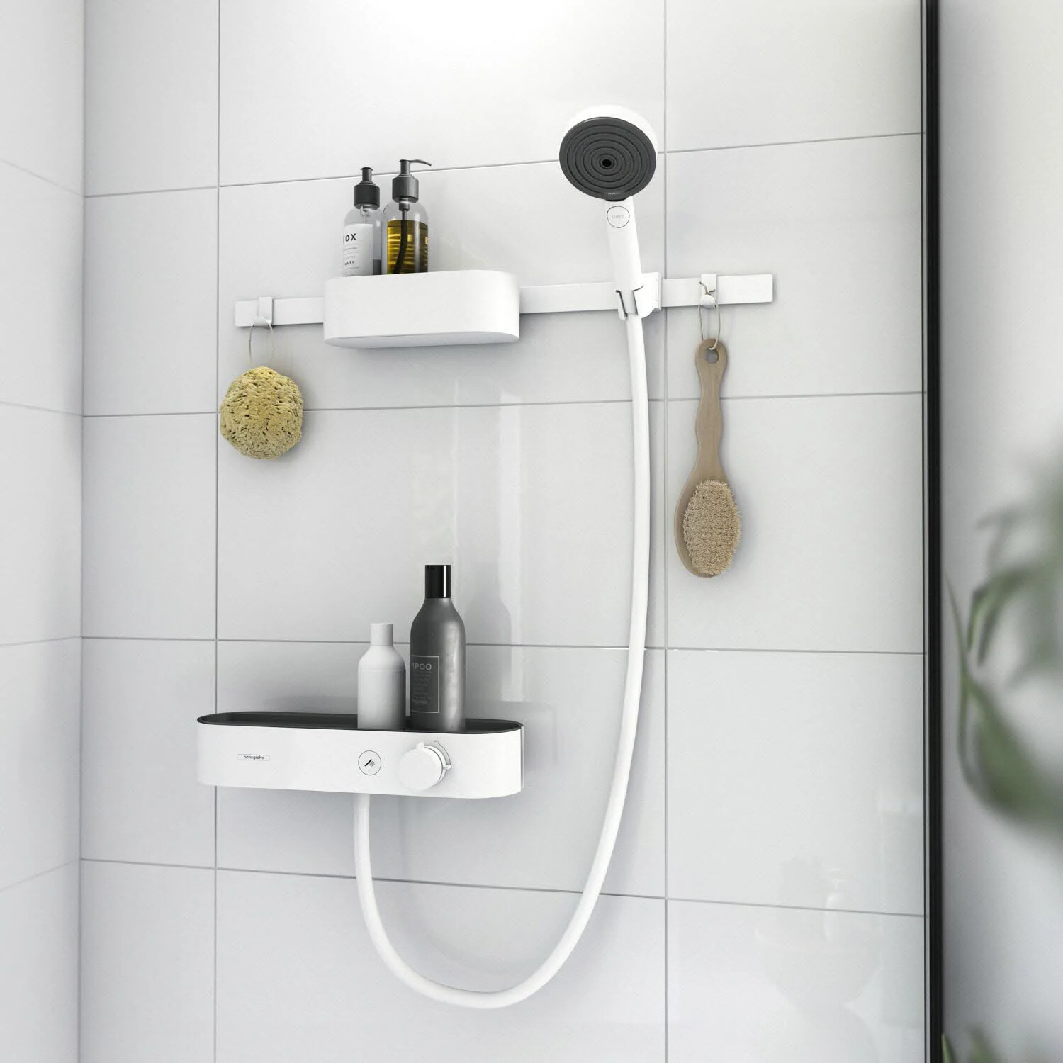 Zestaw prysznicowy z półką w łazience, hansgrohe