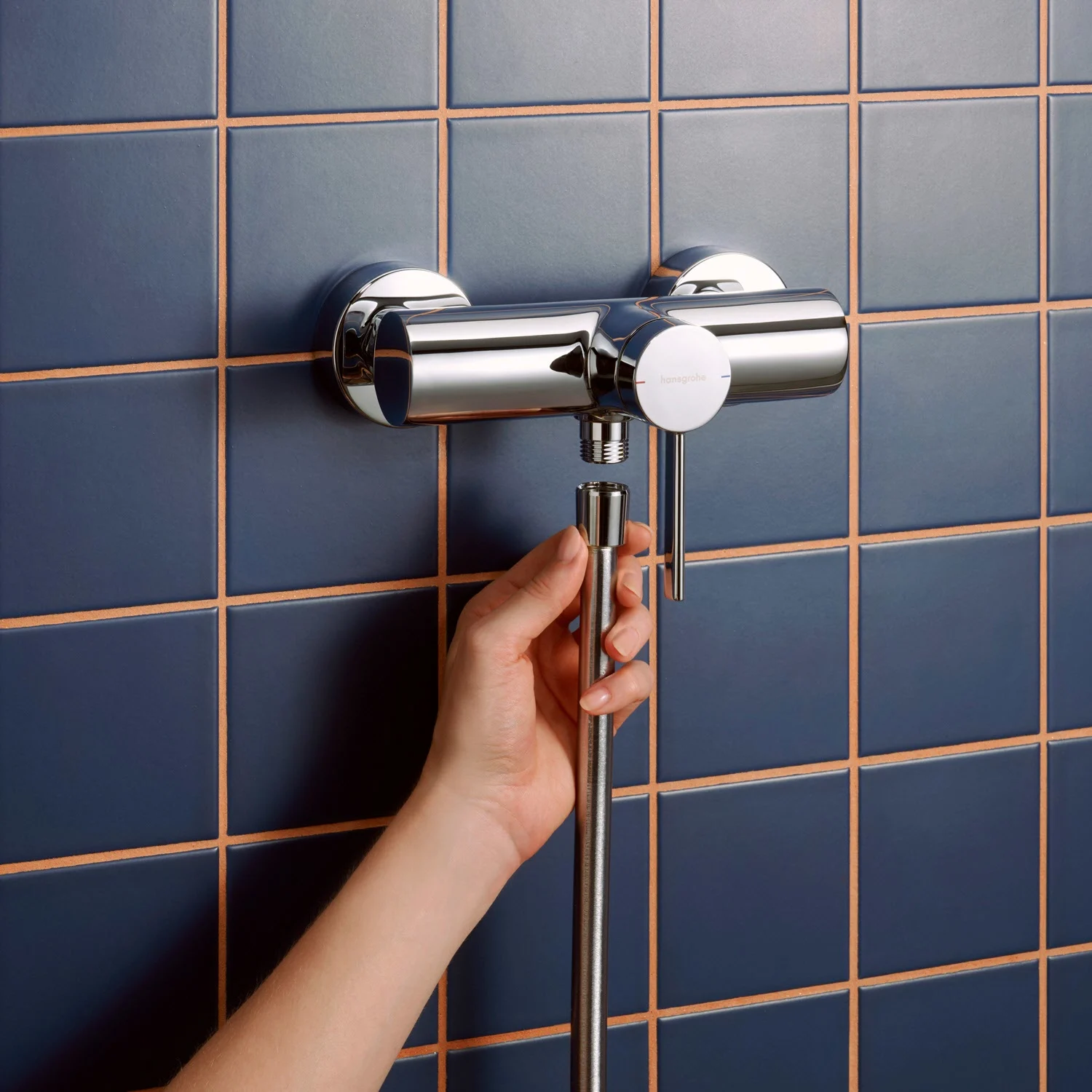 Hansgrohe Zesis S – jednouchwytkowa bateria prysznicowa do montażu natynkowego Zdjęcie 2