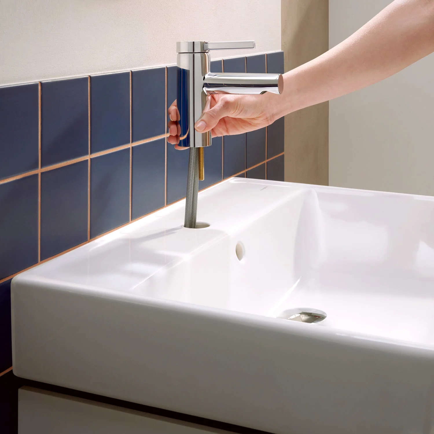 Hansgrohe Zesis S – jednouchwytkowa bateria umywalkowa 70 CoolStart z metalowym zestawem odpływowym z drążkiem Zdjęcie 2