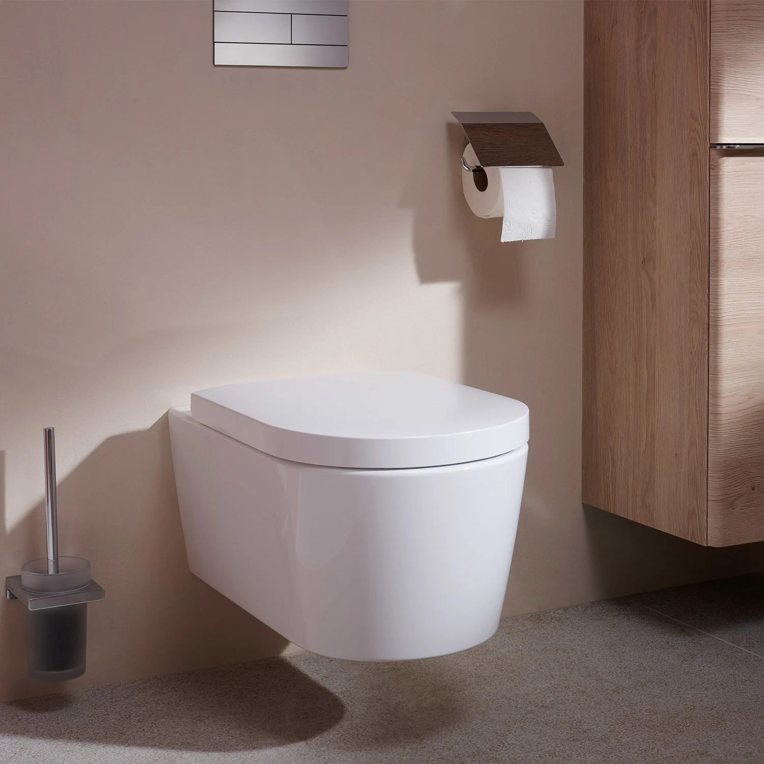 Toaleta podwieszana z uchwytem na papier toaletowy, hansgrohe