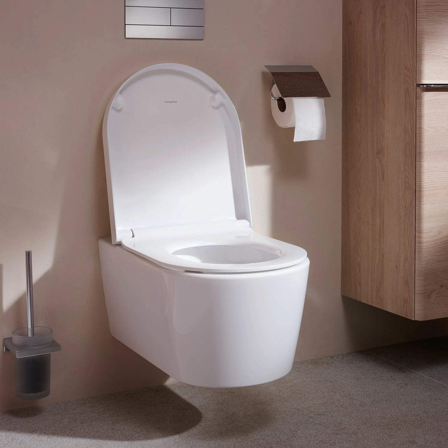 Toaleta podwieszana z otwartą pokrywą, hansgrohe