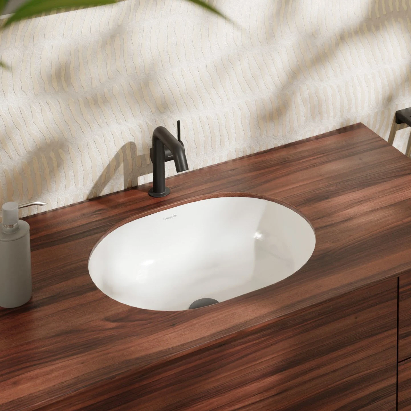 Umywalka podblatowa zintegrowana z drewnianym blatem, hansgrohe
