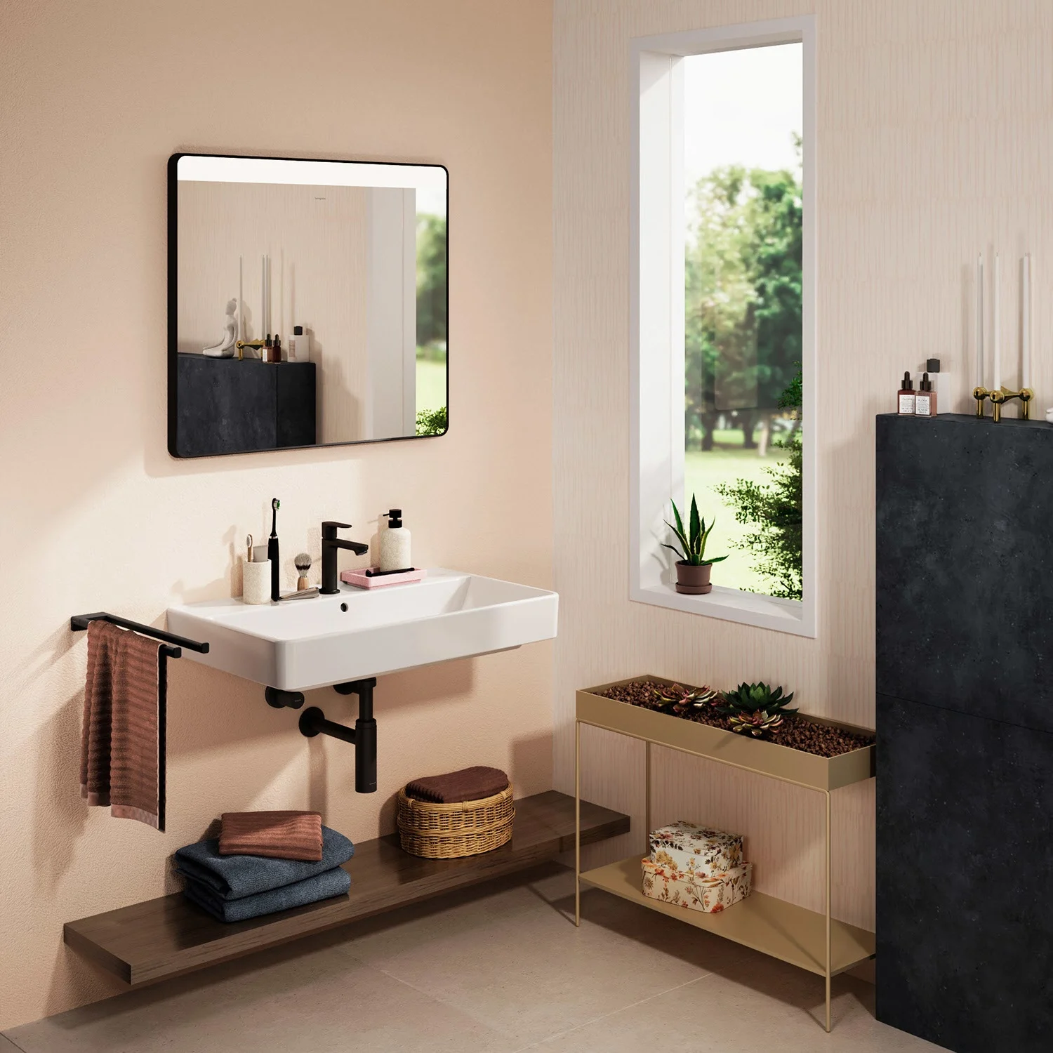 Łazienka z dużym kwadratowym lustrem, hansgrohe