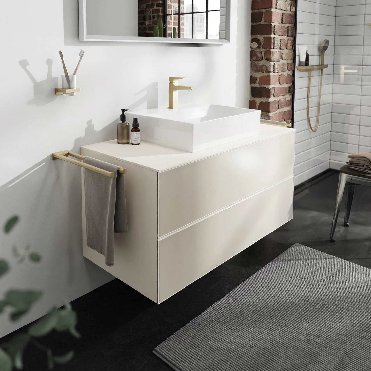 Pojedyncza umywalka z jasnymi szufladami w łazience, hansgrohe