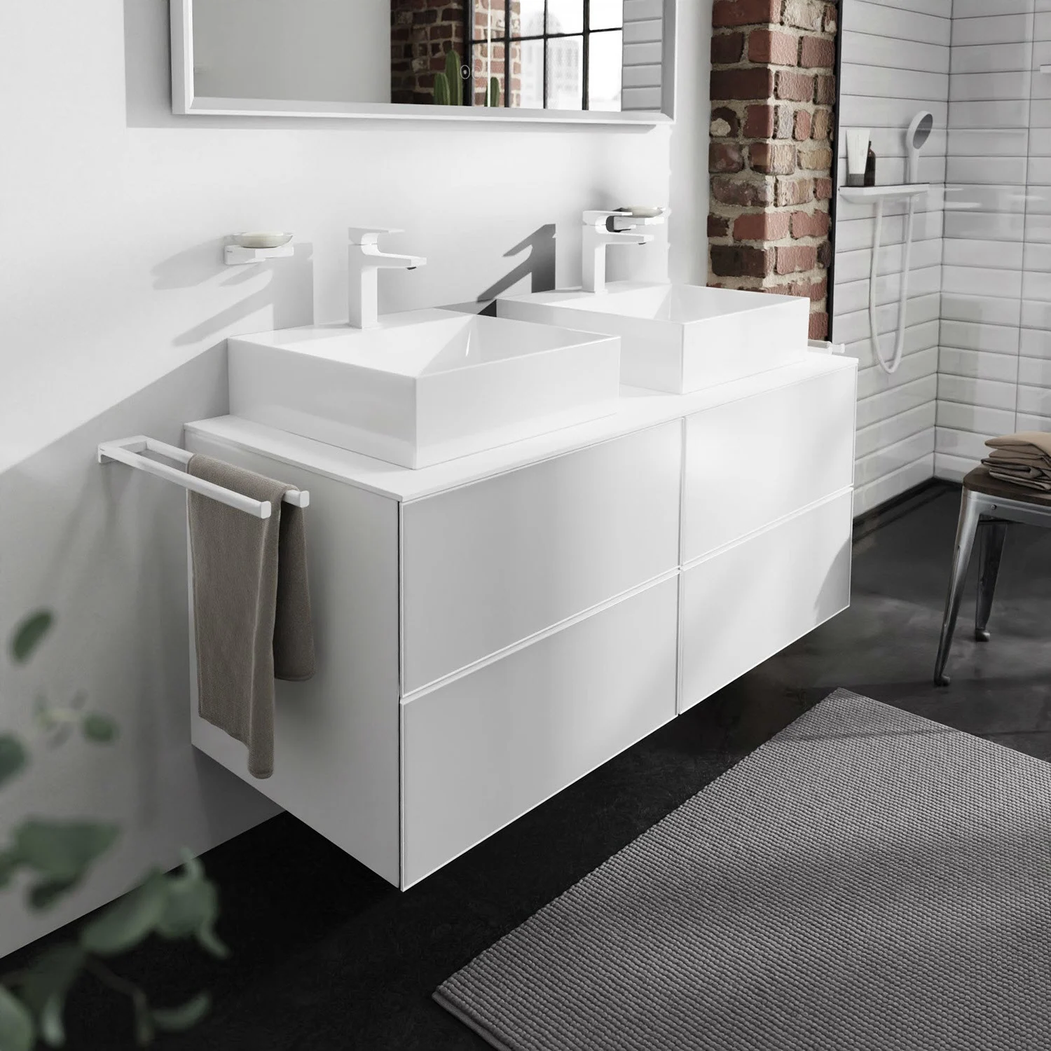 Nowoczesna łazienka z podwójną umywalką i lustrem, hansgrohe
