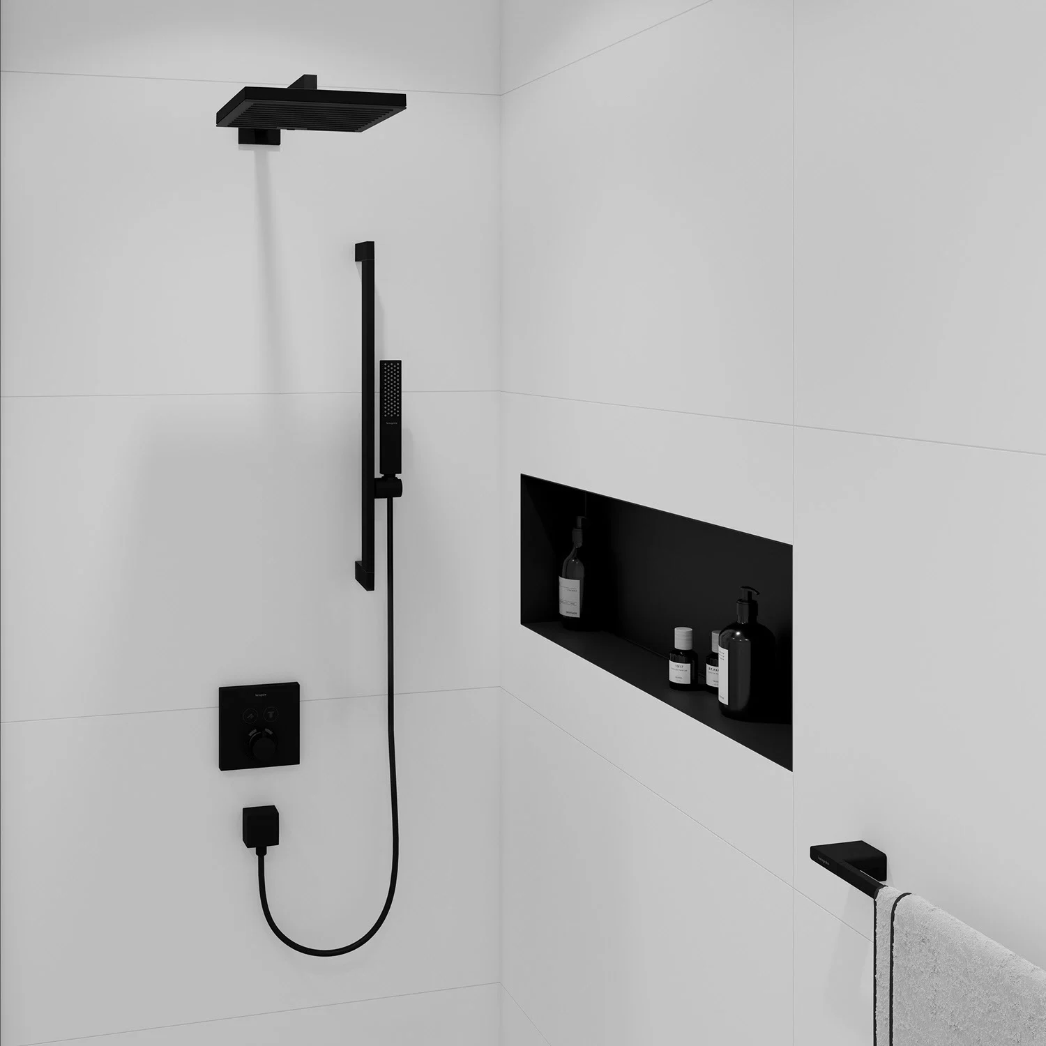 Nowoczesna armatura prysznicowa w kabinie prysznicowej, hansgrohe