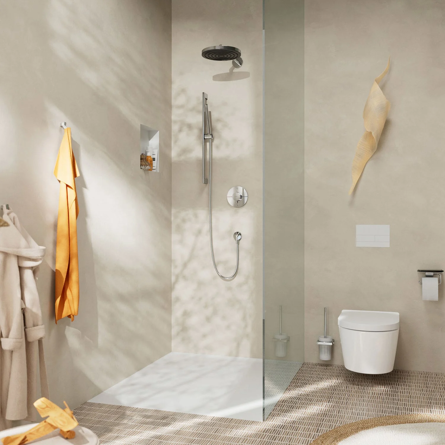 Prysznic z srebrnym zestawem prysznicowym w nowoczesnej łazience, hansgrohe