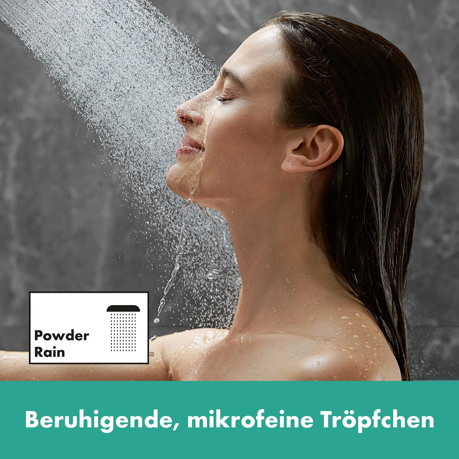 Kobieta cieszy się prysznicem z funkcją Powder Rain, hansgrohe