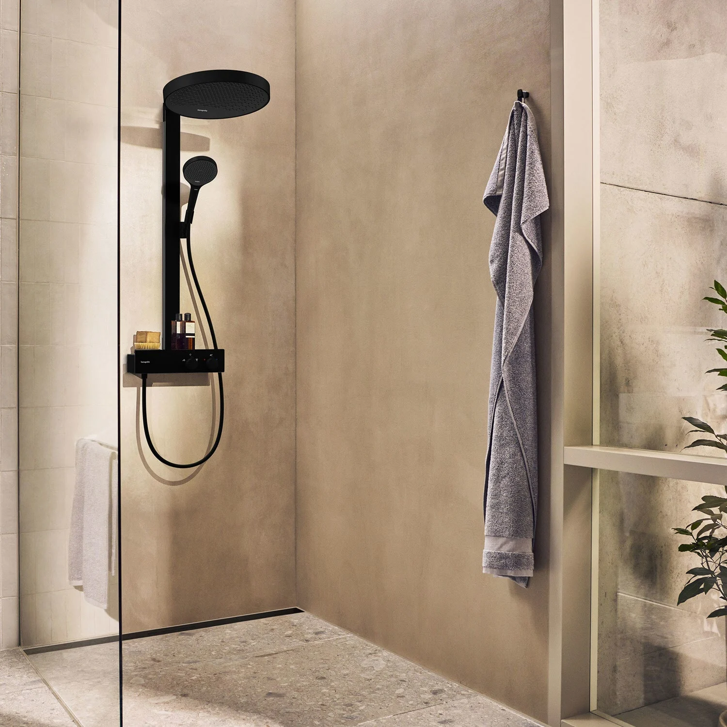 hansgrohe Rainfinity Schowerpipe 360 1jet mit ShowerTablet 350 Bild 2