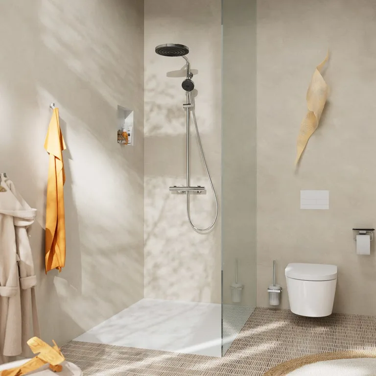 Prysznic z systemem prysznicowym w nowoczesnej łazience, hansgrohe