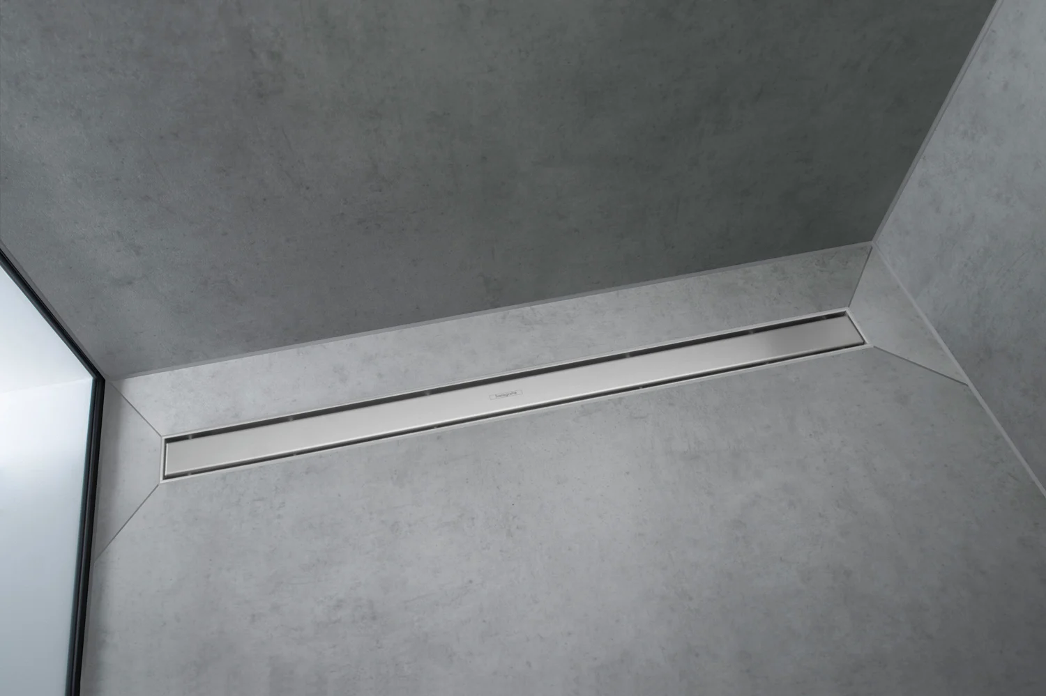 Pokrywa odpływu prysznicowego zainstalowana w prysznicu, hansgrohe