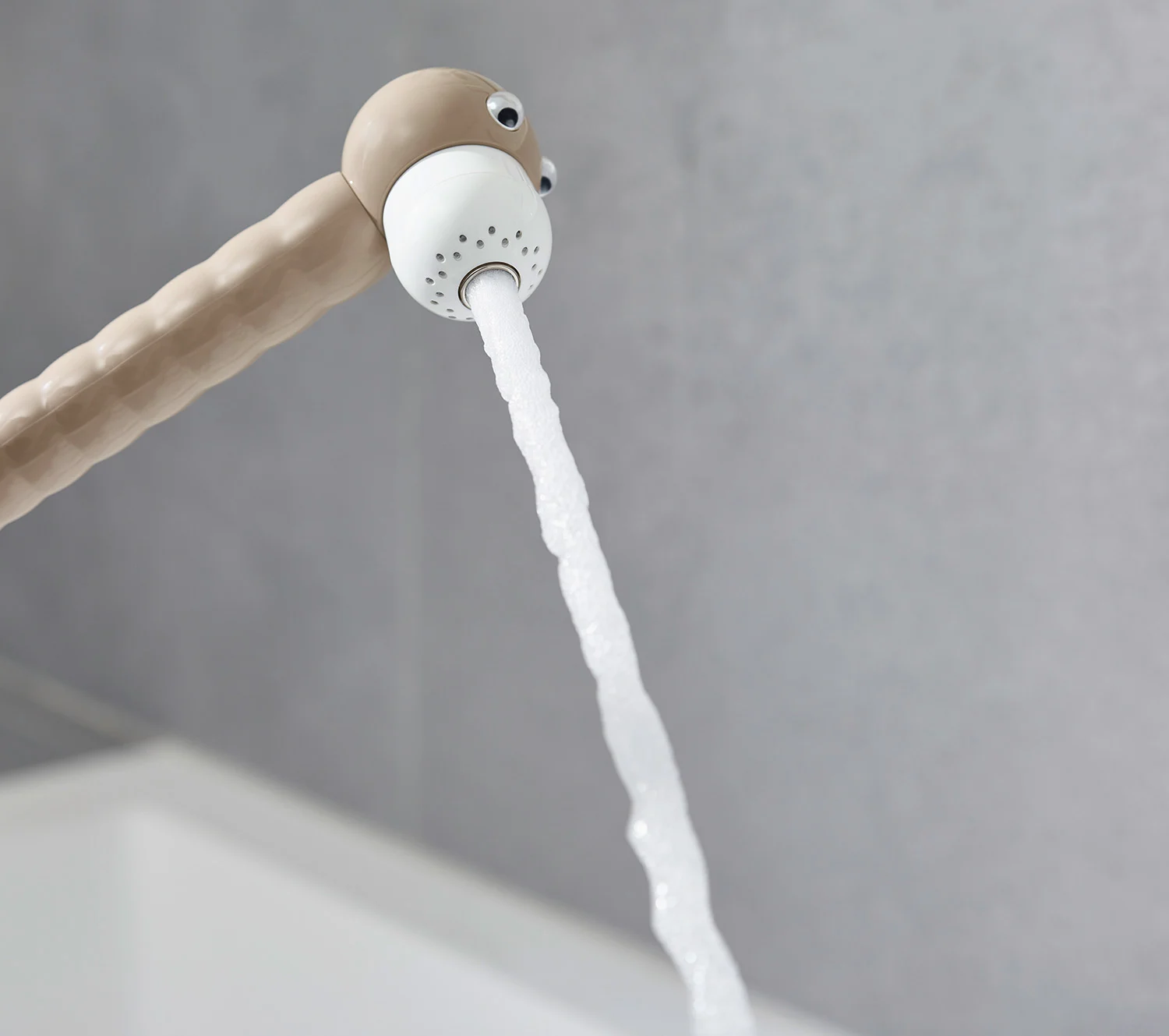 Ręczny prysznic dla dzieci w kształcie lwa z wodą, hansgrohe