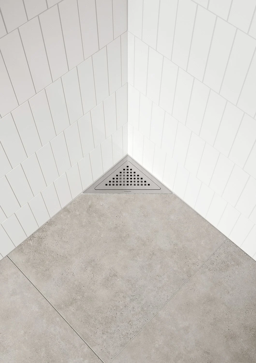 Odpływ narożny w nowoczesnym otoczeniu prysznica, hansgrohe