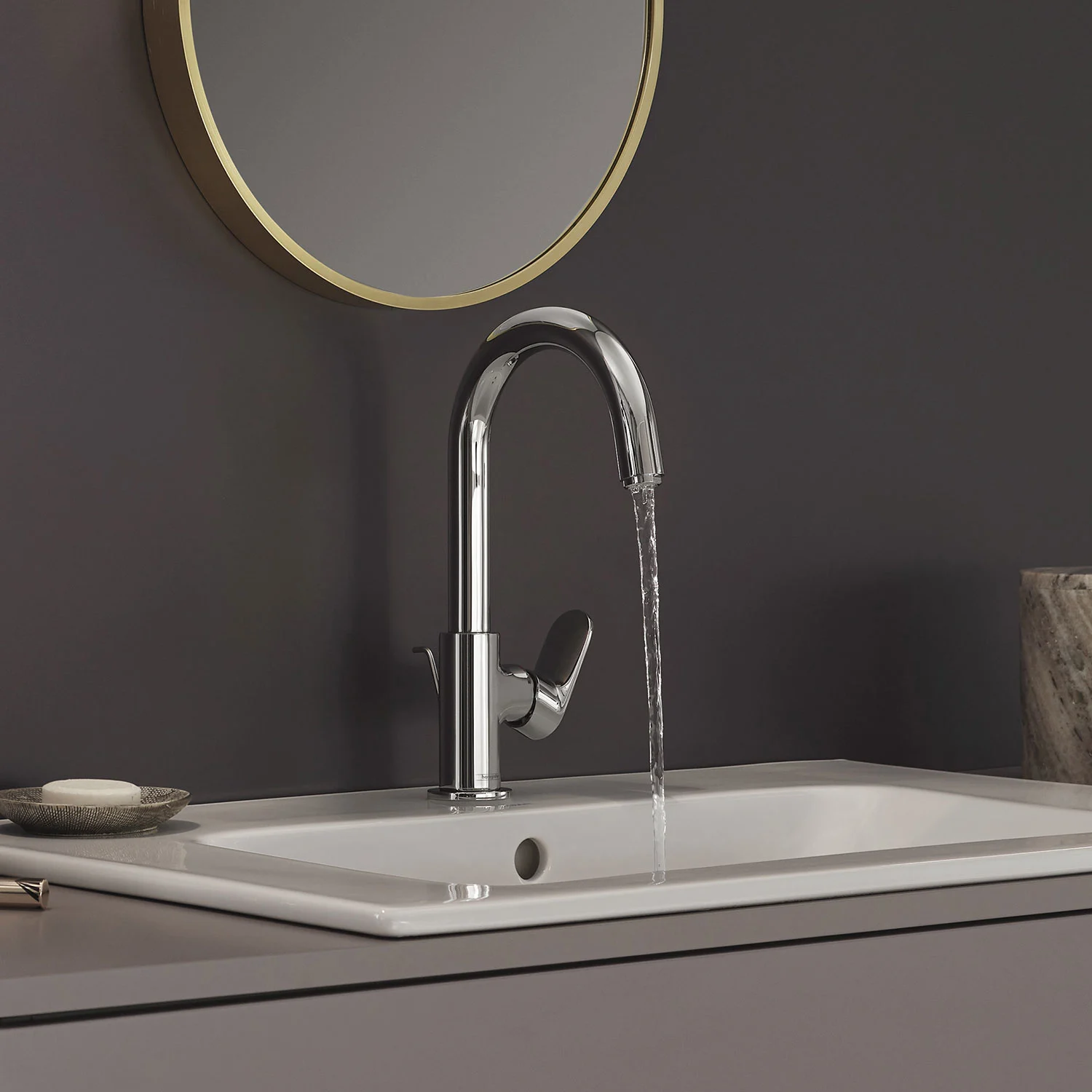 Bateria umywalkowa w nowoczesnej łazience, hansgrohe