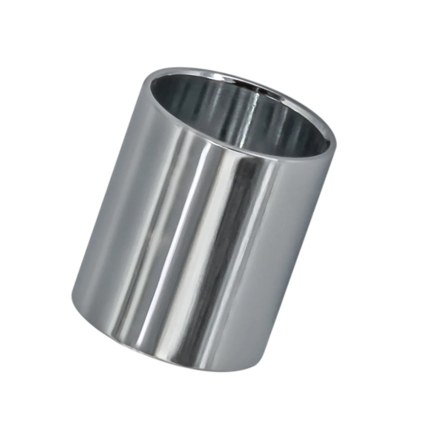 Rękaw chromowany w widoku bocznym, cylindryczny kształt, hansgrohe