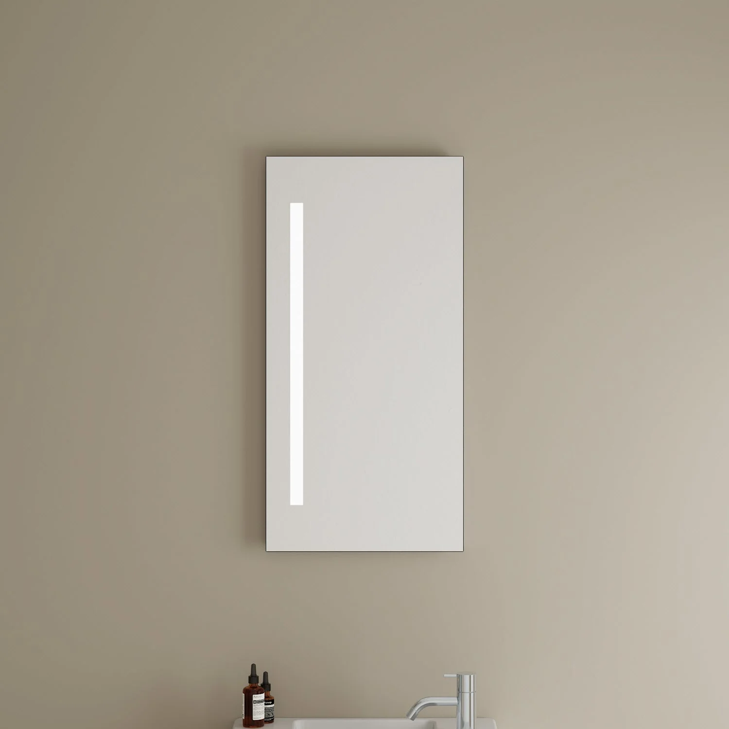 Pionowe lustro z oświetleniem LED w łazience, Burgbad