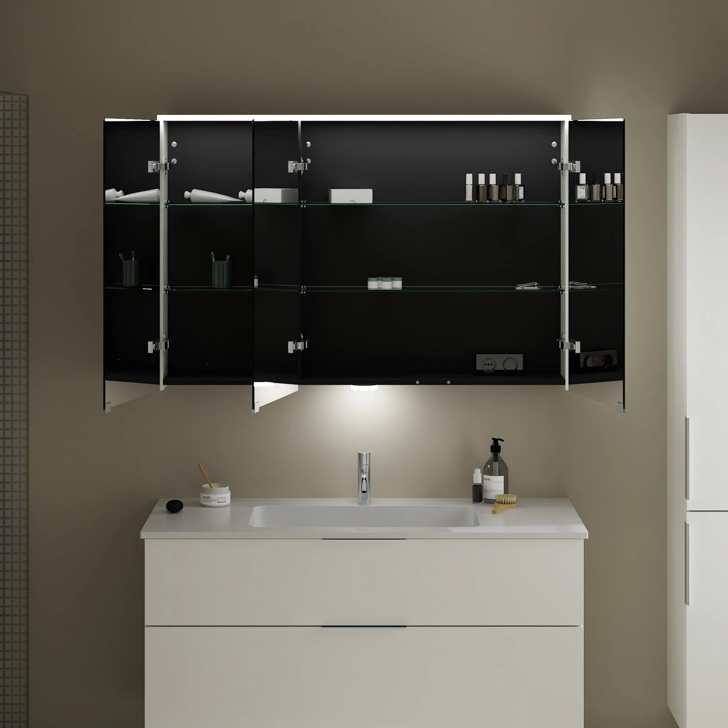 burgbad Eqio Spiegelschrank mit LED-Aufsatzleuchte und LED-Waschtischbeleuchtung 120 cm Rechts Bild 3