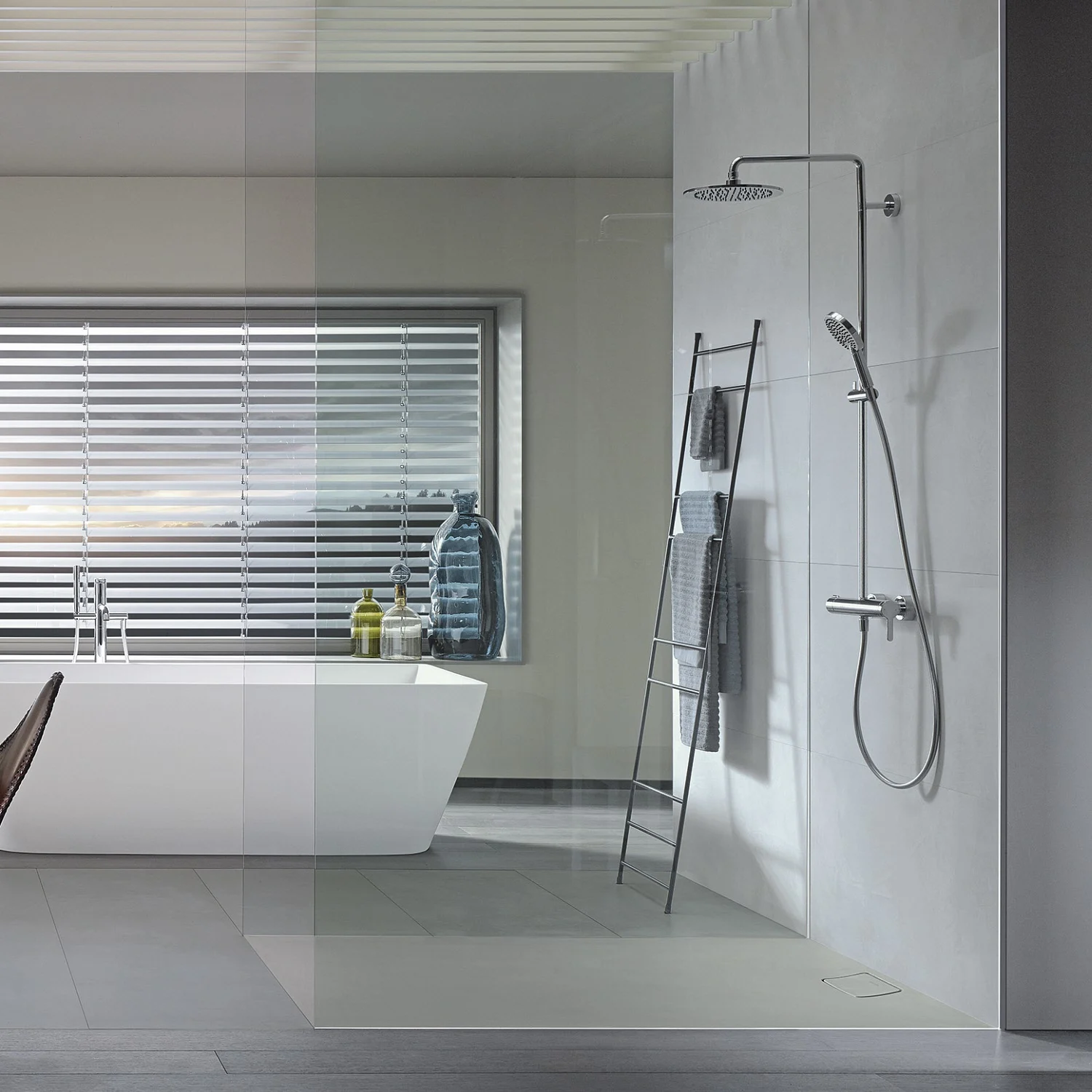 Nowoczesny prysznic i wanna w eleganckiej łazience, Duravit