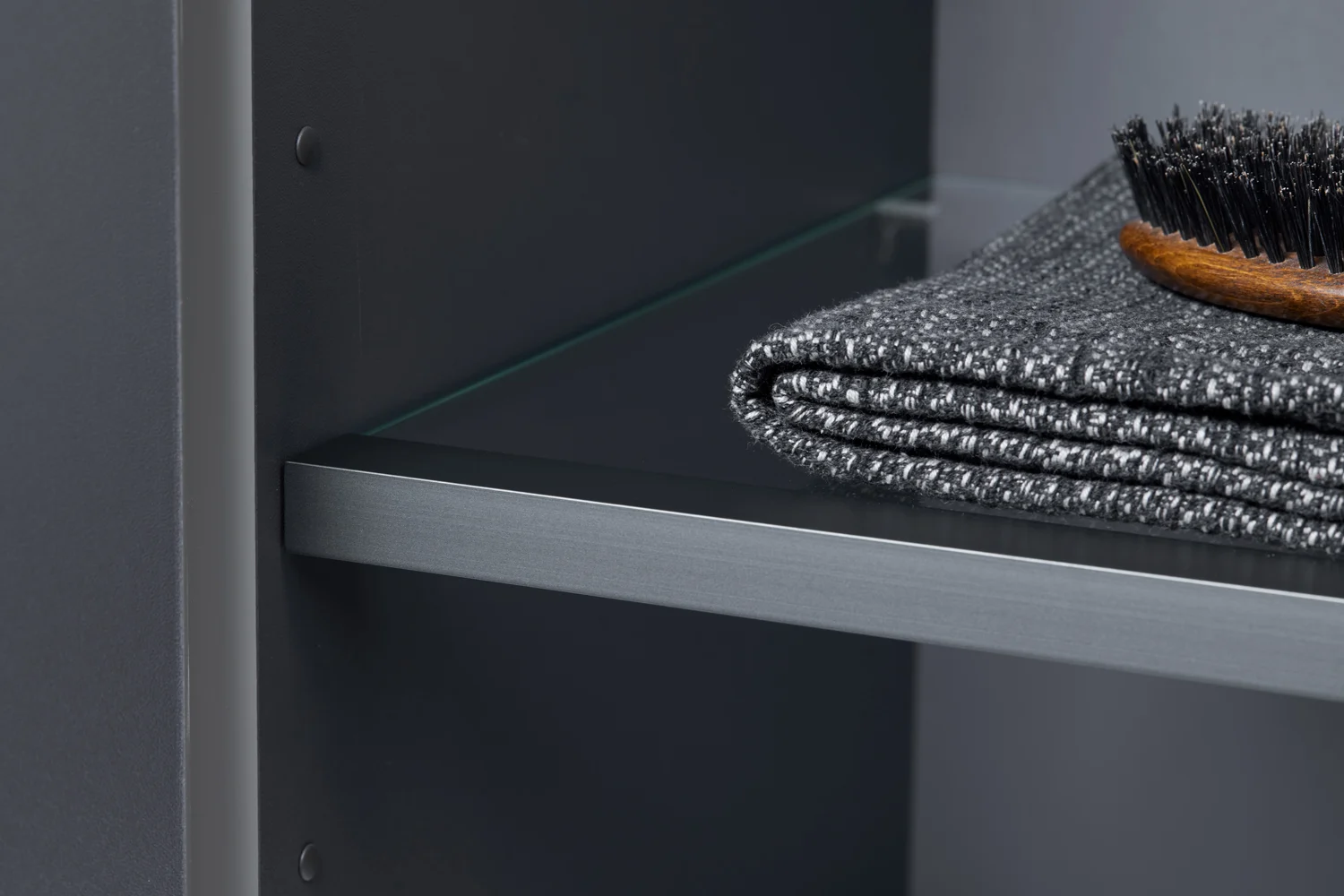 Duravit L-Cube Hochschrank 40 x 24,3 x 176 cm, Anschlag links Bild 7