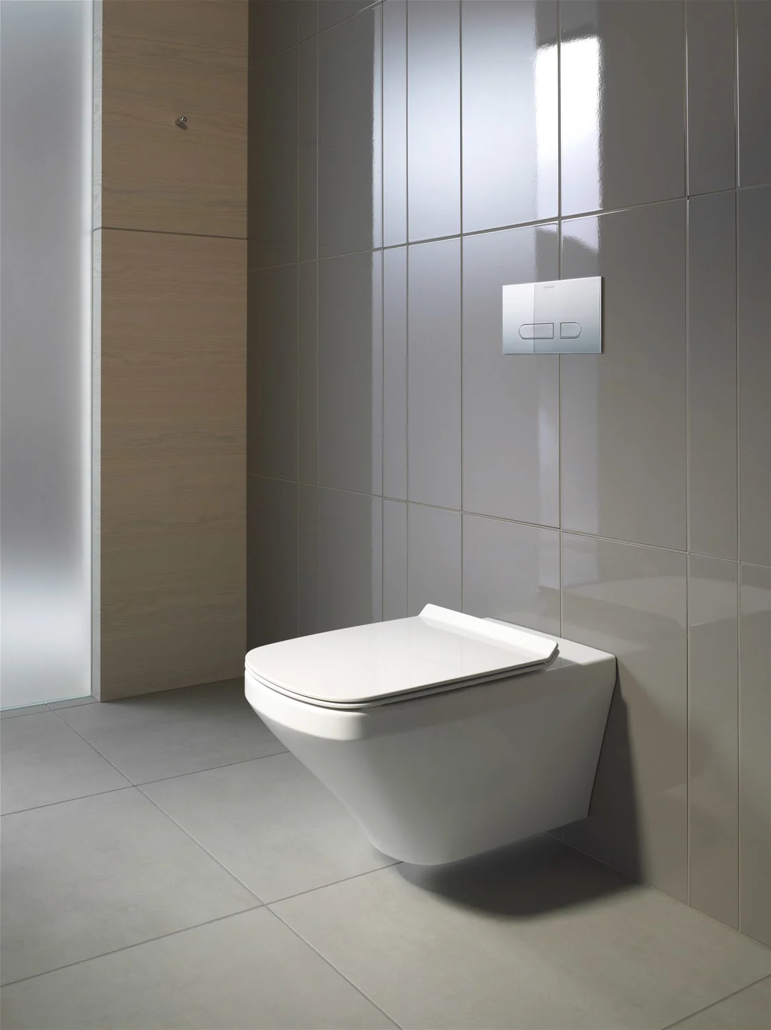 Wisząca toaleta w nowoczesnej łazience, Duravit