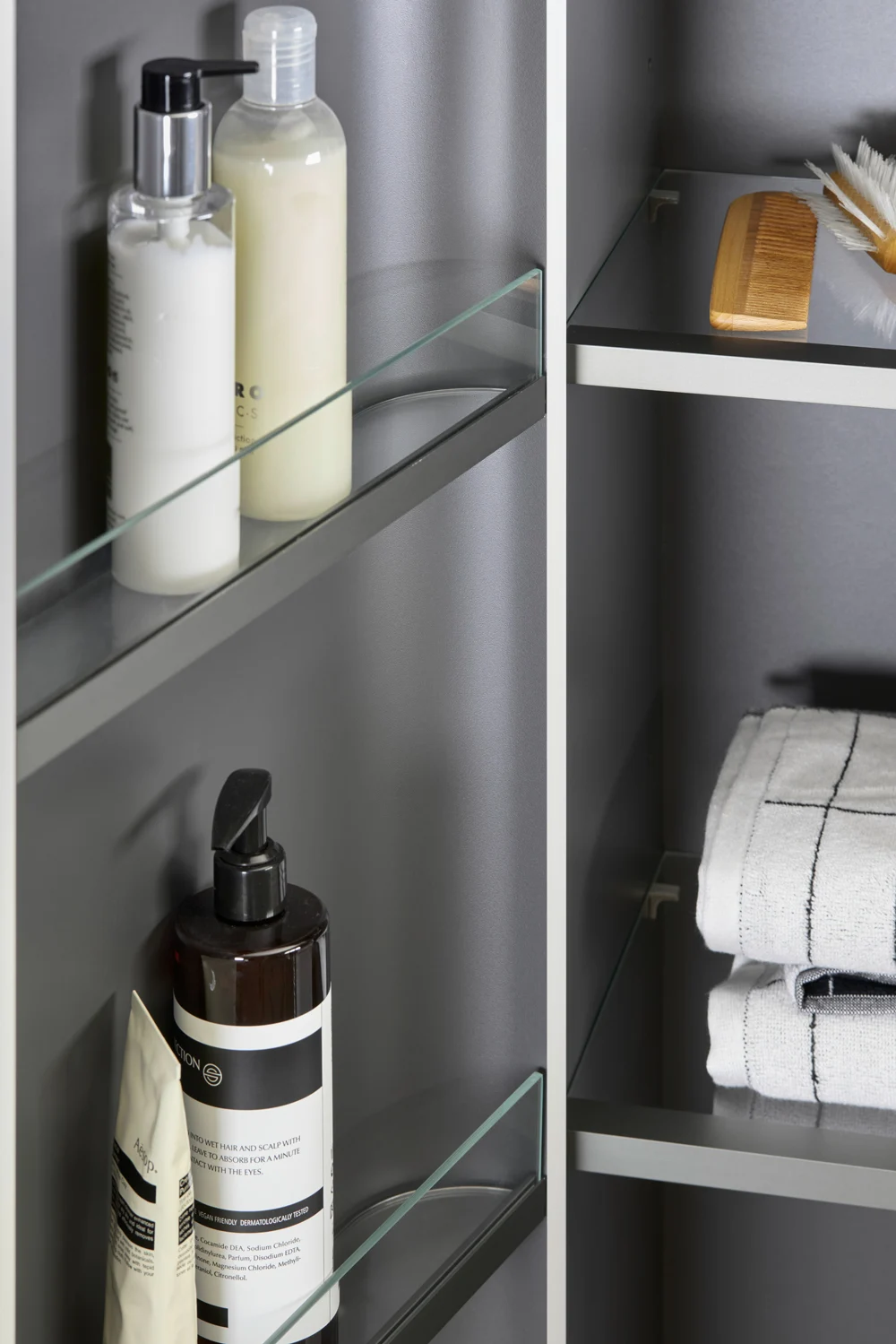 Duravit Happy D.2 Plus Halbhochschrank 3 Glasfachböden, Türanschlag links, 40 x 36 cm Bild 4