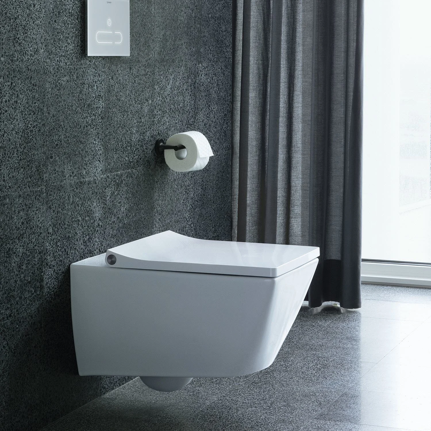 Toaleta wisząca w nowoczesnej łazience, Duravit