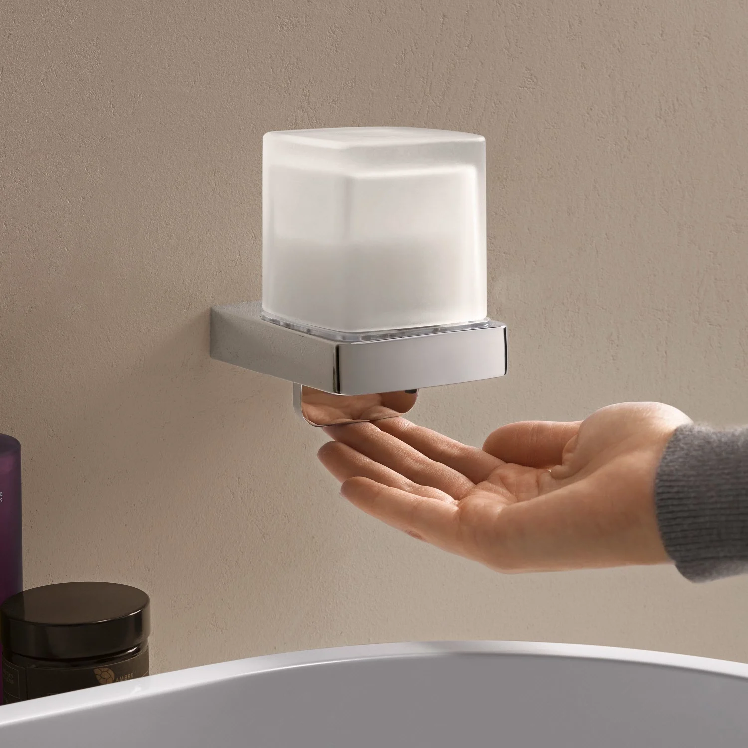 Emco Trend Flüssigseifenspender manuell Bild 2