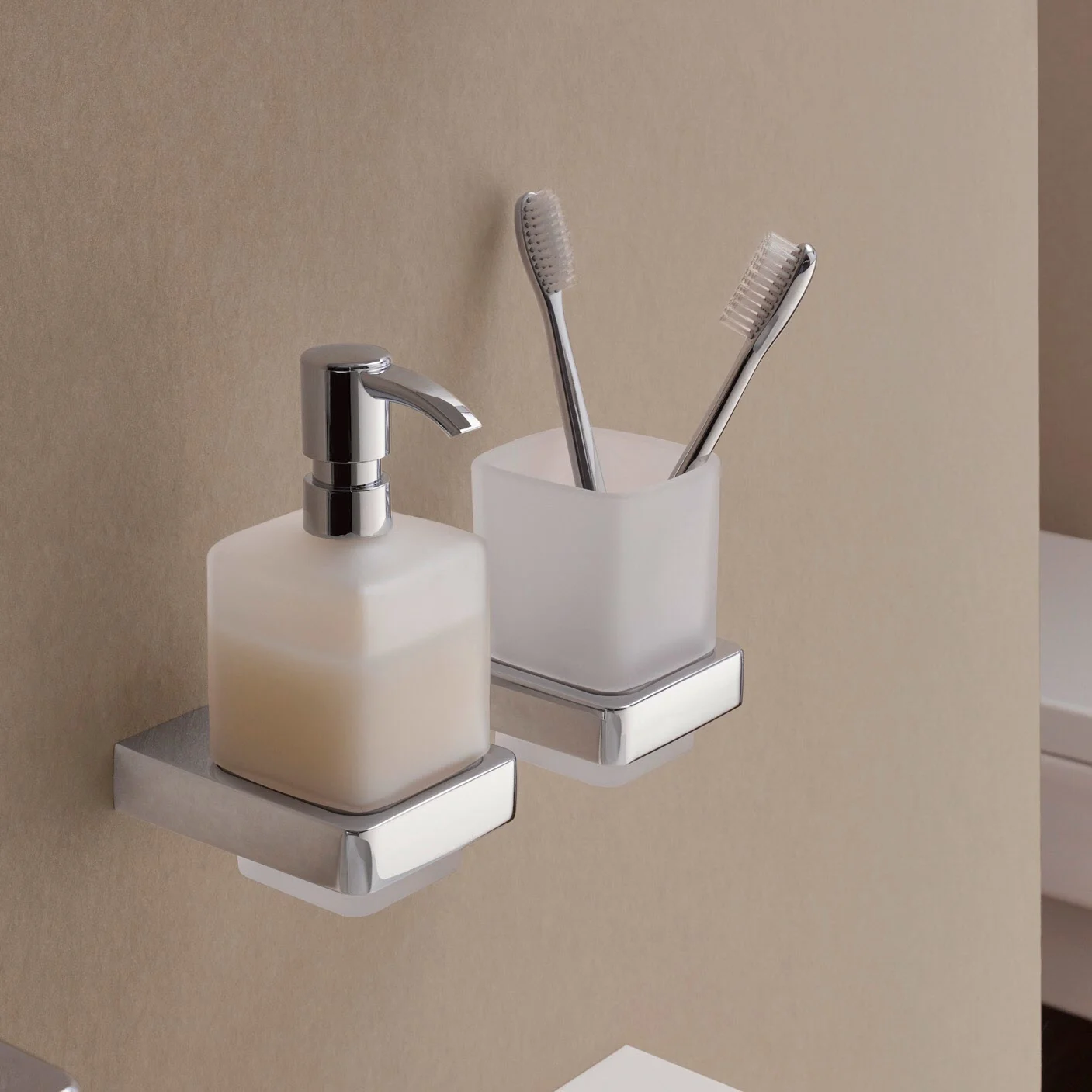 Emco Trend Flüssigseifenspender manuell Bild 4