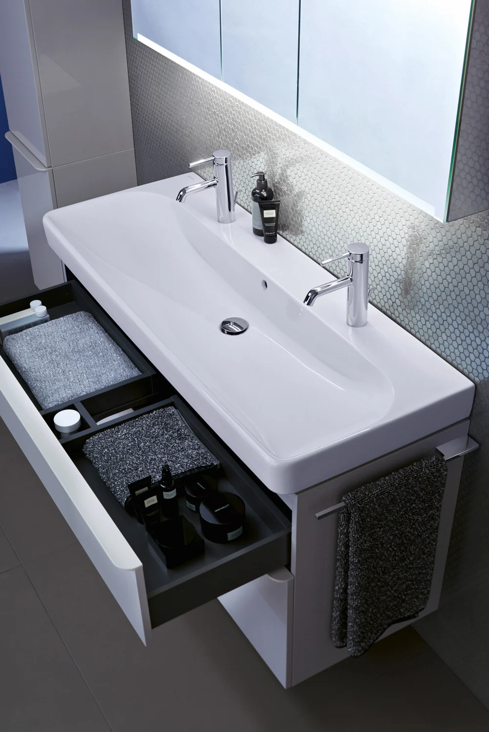 Geberit Schubladeneinsatz, T-Unterteilung Bild 2