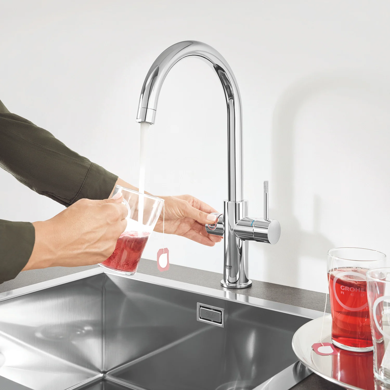GROHE Red Duo Armatur und Boiler Größe M, Armatur mit C-Auslauf Bild 3