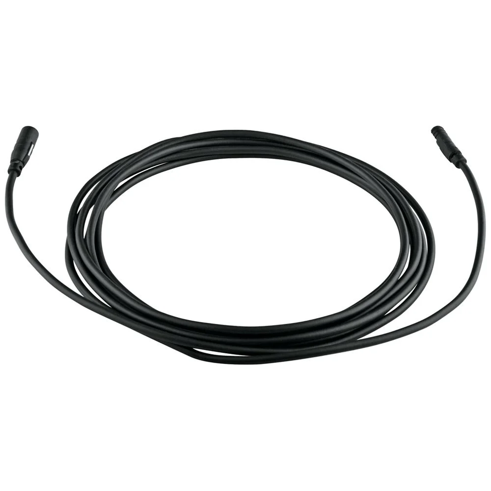 Czarny kabel połączeniowy na białym tle, Grohe