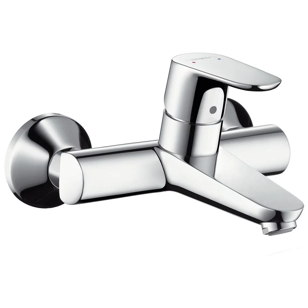 Chromowana bateria umywalkowa w widoku z przodu, hansgrohe