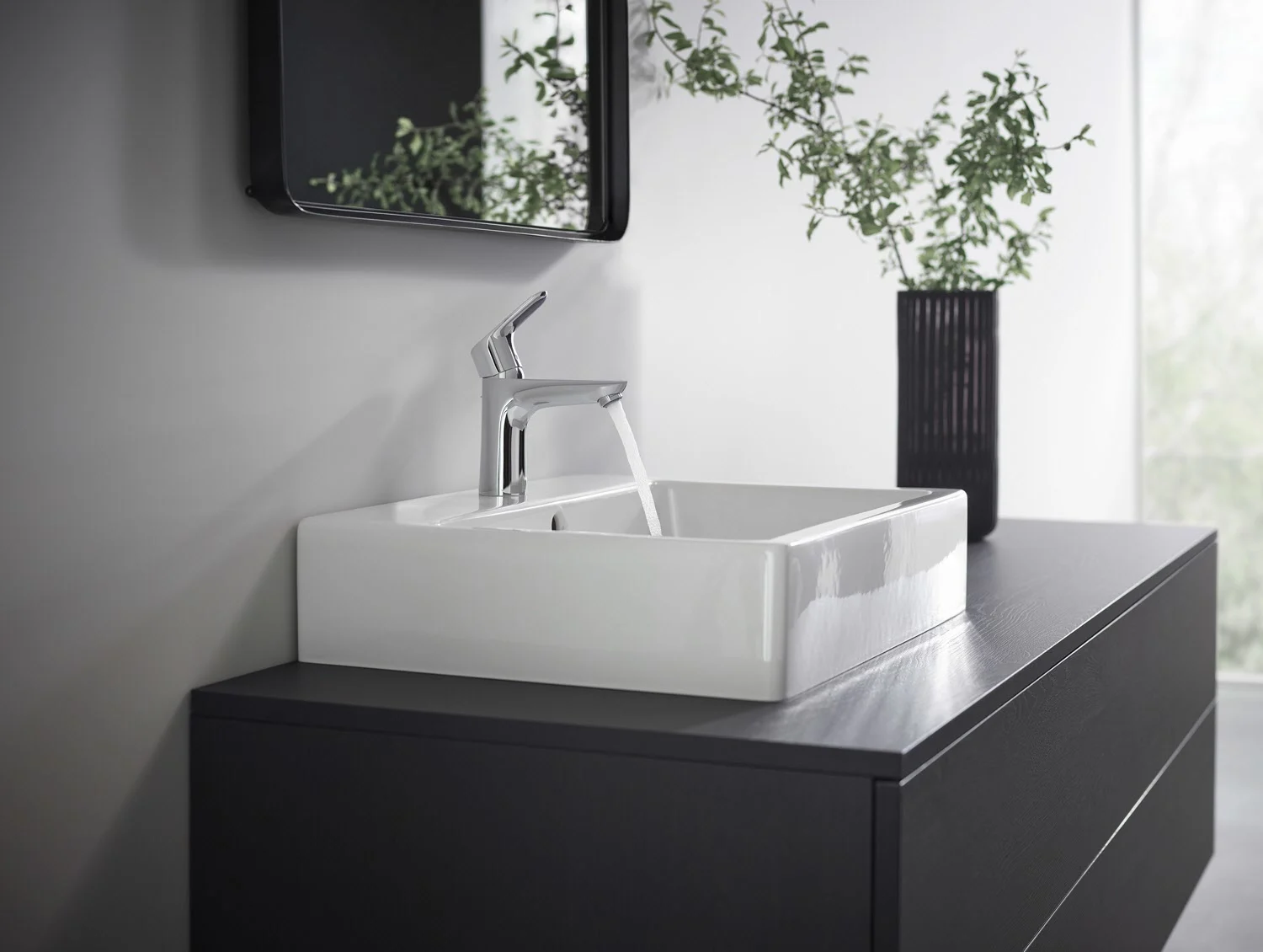 Umywalka z baterią jednouchwytową i lustrem, hansgrohe