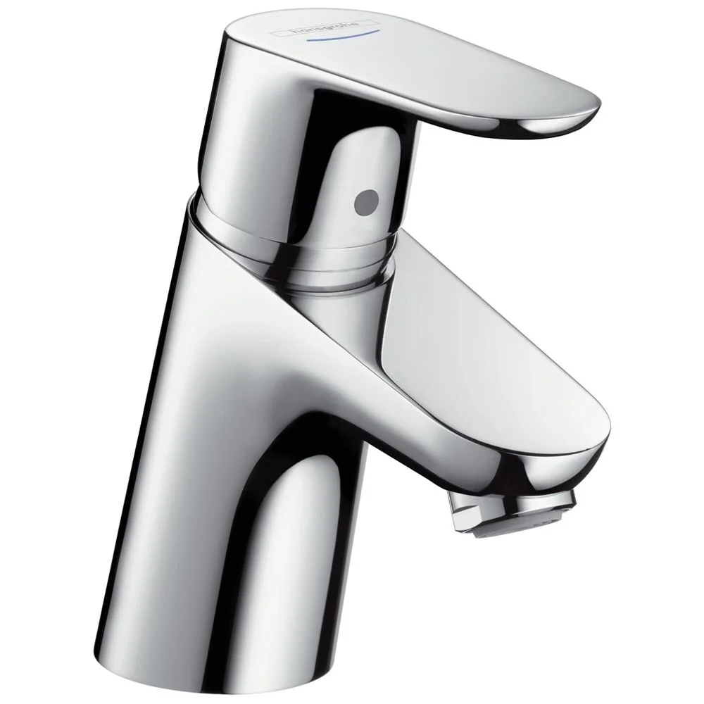 Chromowana bateria umywalkowa w widoku z przodu, hansgrohe