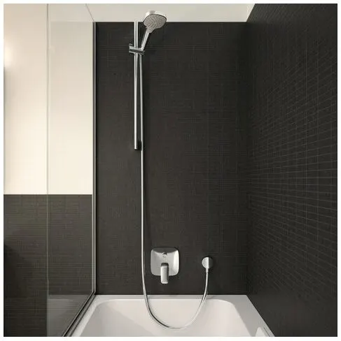 Jednouchwytowa bateria wannowa w nowoczesnej instalacji wanny, hansgrohe