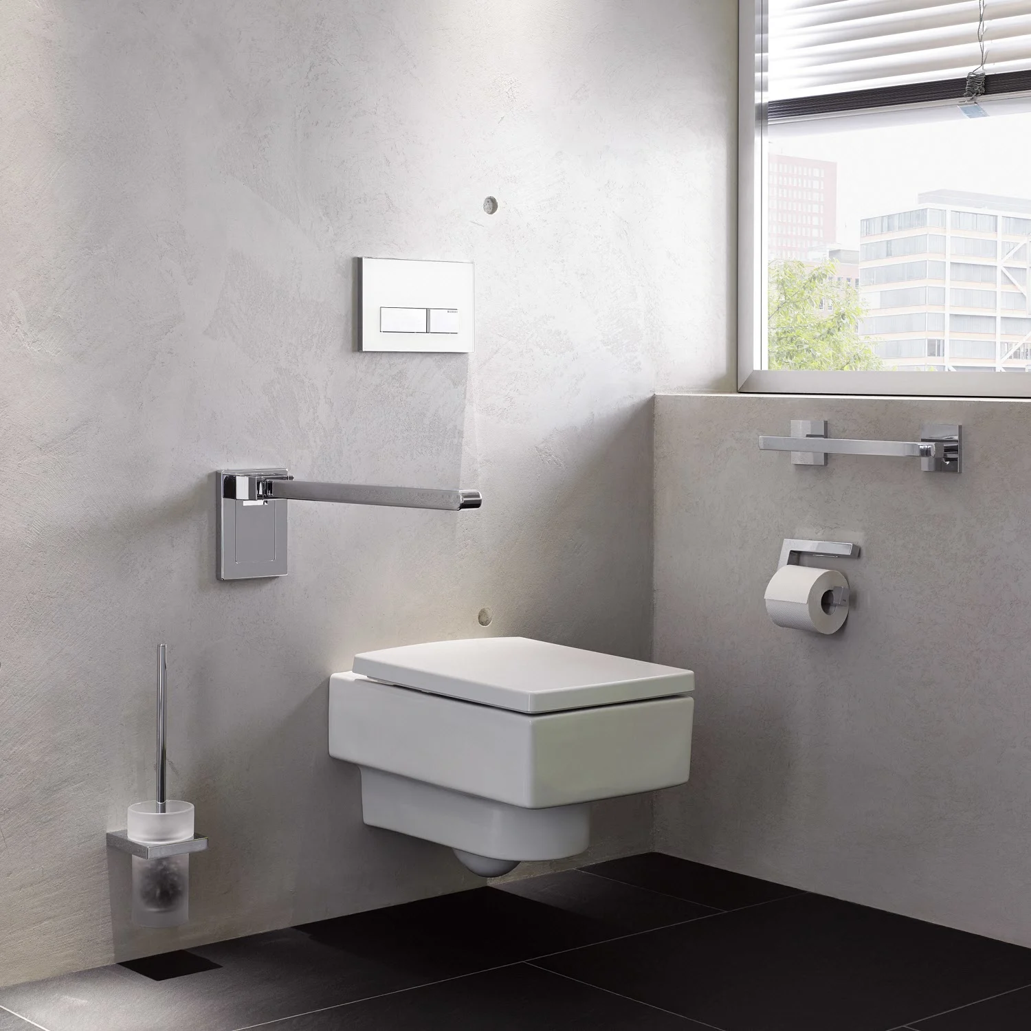 Łazienka z WC i zestawem szczotki do WC, Hewi