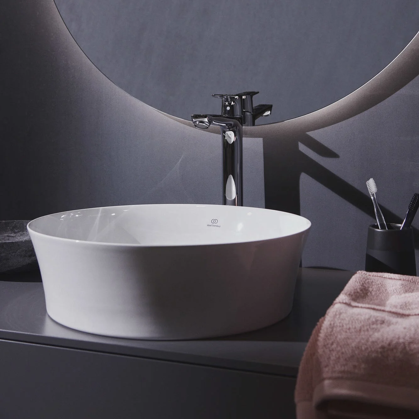 Ideal Standard Conca Badspiegel rund 80 cm mit Ambientebeleuchtung in Aluminium-Optik Bild 9