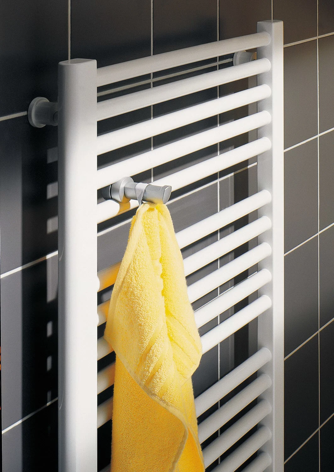 Kermi Basic 50 gerade Badheizkörper 74,9 x 3,5 x 177 cm Bild 2