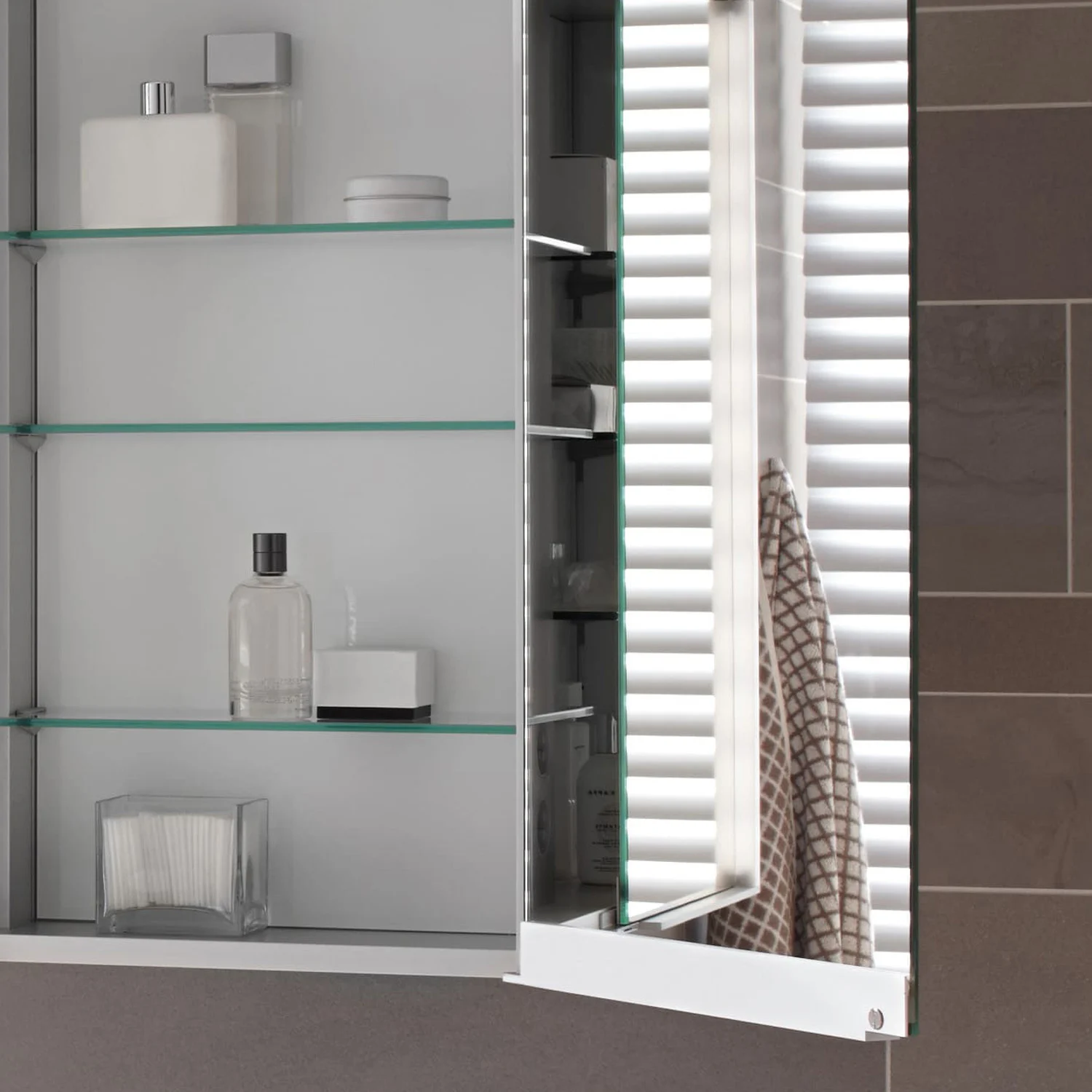 Keuco Royal Match Spiegelschrank Wandhalbeinbau mit LED-Beleuchtung 130 x 70 cm Bild 3