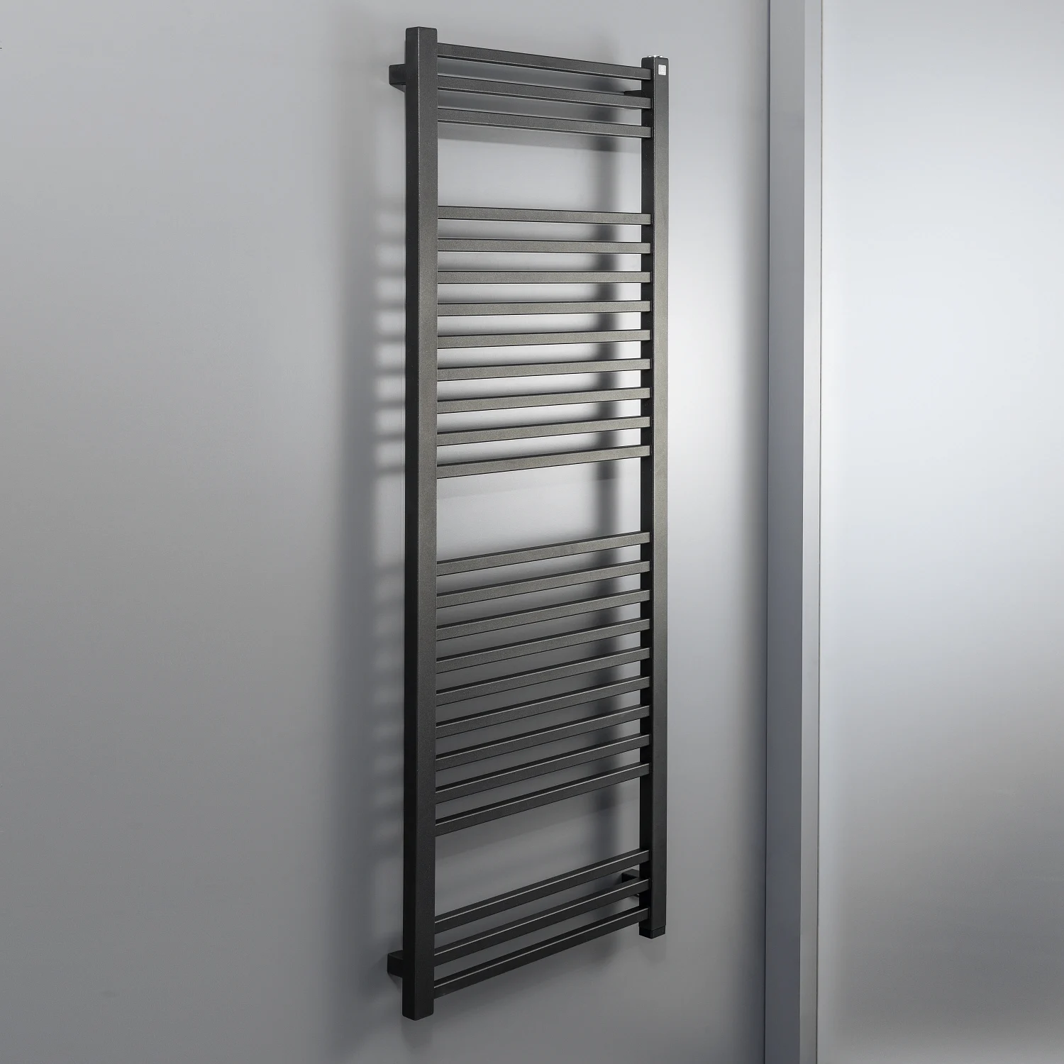 Kronenbach Cube E Elektro-Badheizkörper 60 x 151 cm Heizpatrone rechts Bild 2