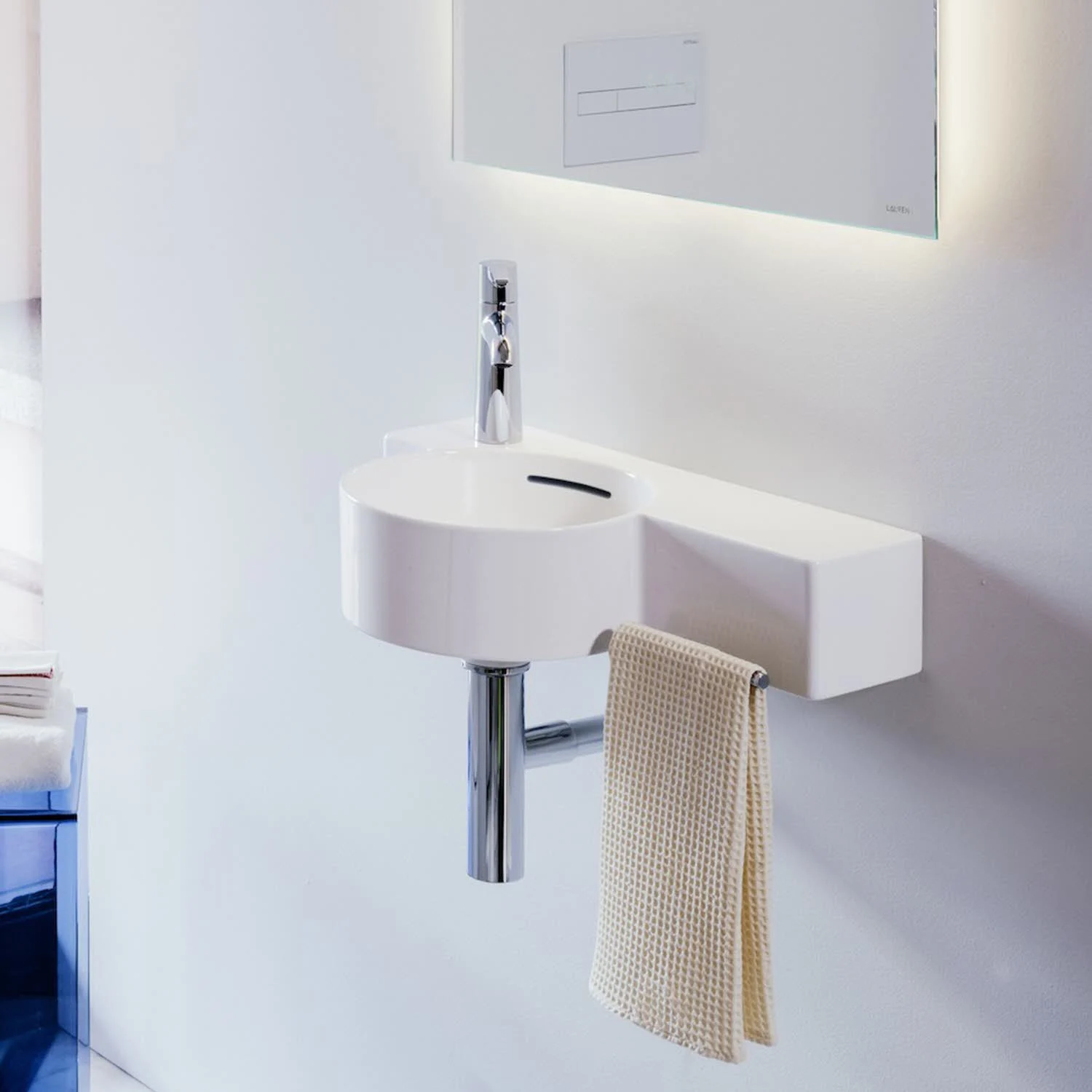 LAUFEN Val Handwaschbecken 55 x 31,5 cm, Ablage rechts, mit 1 Hahnloch, mit Überlauf Bild 7