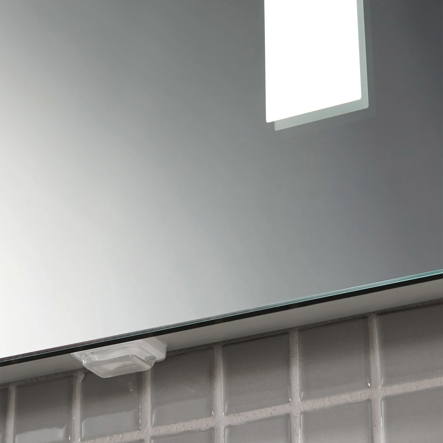 Sanipa Reflection Badspiegel LUCY 80 mit warmweißem LED-Beleuchtung und den Maßen 80 x 60 cm Bild 8