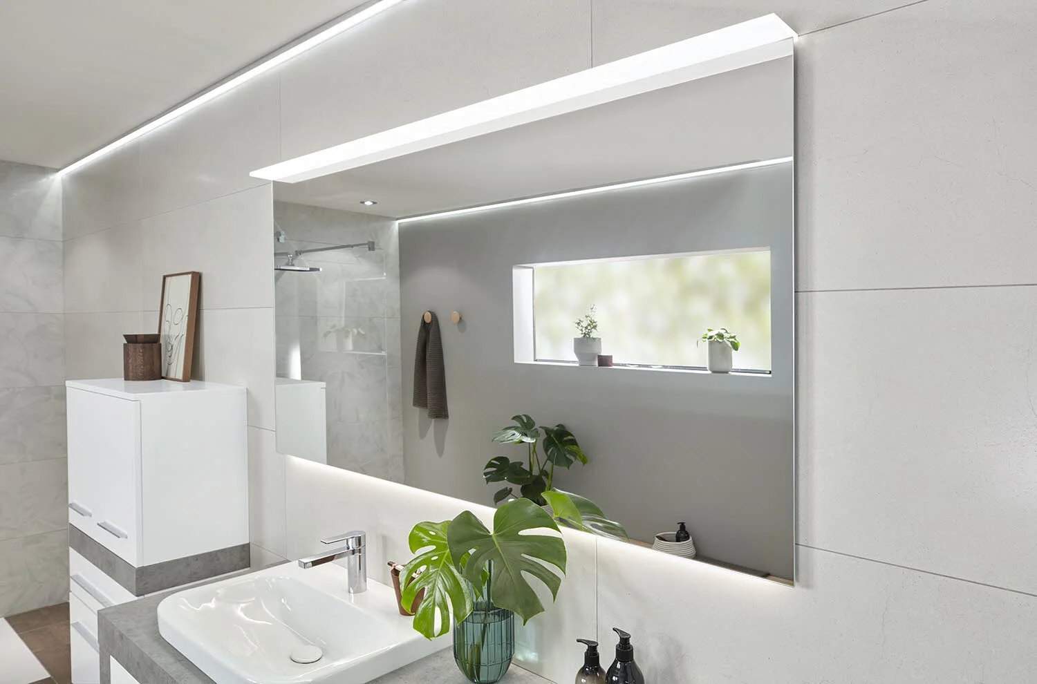 Sanipa Reflection Badspiegel LUCA 160 mit dimmbarer LED-Beleuchtung und Lichtsteuerung, Maße 160 x 84 cm Bild 3