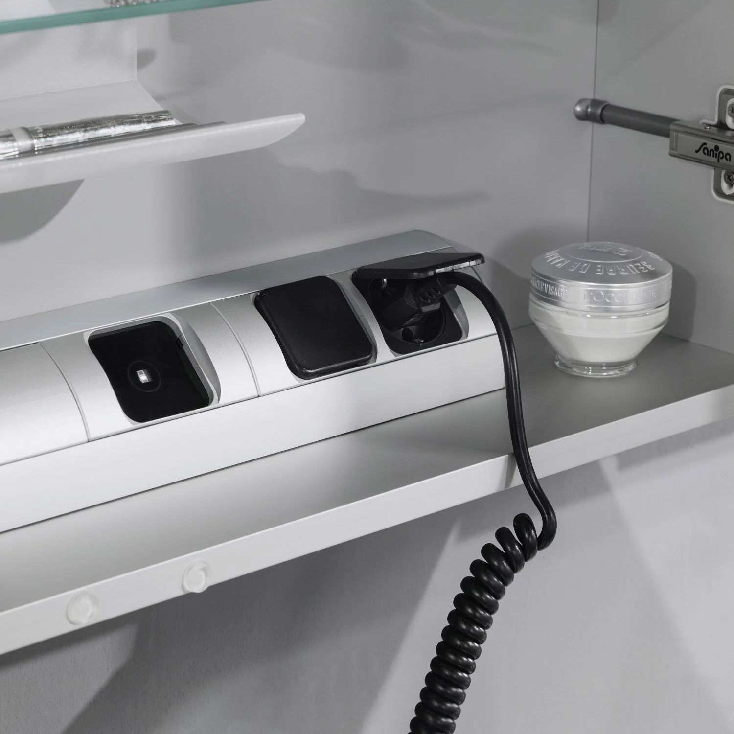 Sanipa Reflection Aluminium-Spiegelschrank ALEX 120 mit LED-Beleuchtung, Mitteltür Rechts Bild 4