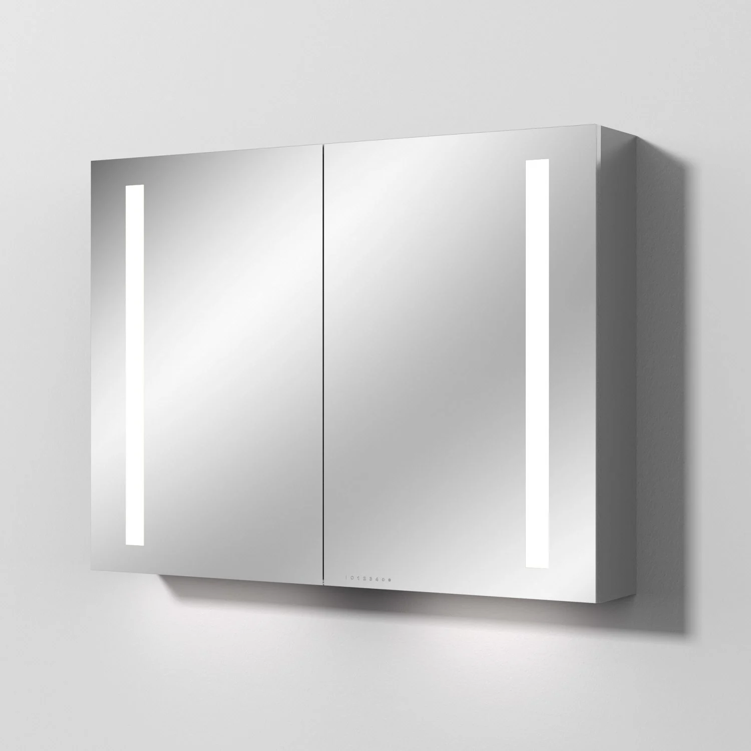 Szafka lustrzana aluminium widok z przodu z oświetleniem, Sanipa