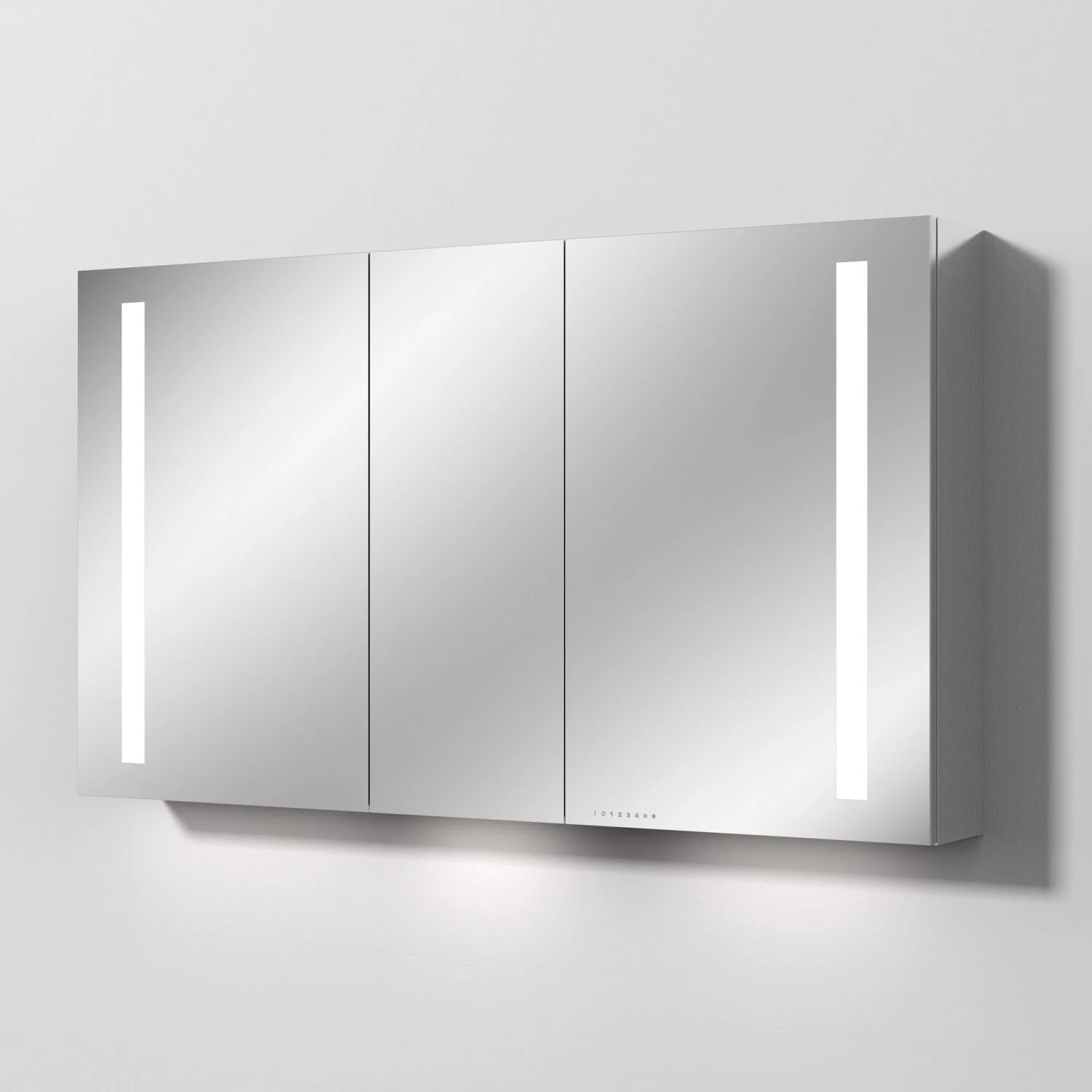 Szafka z lustrem z trzema drzwiami w wyglądzie aluminium, Sanipa